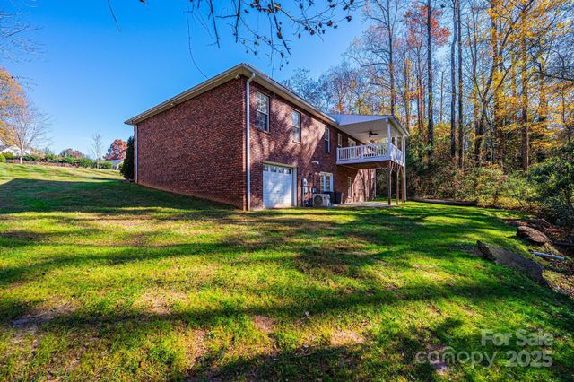 1436 20th Avenue Place NE, Hickory, NC 28601