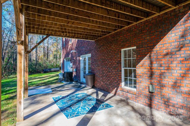 1436 20th Avenue Place NE, Hickory, NC 28601