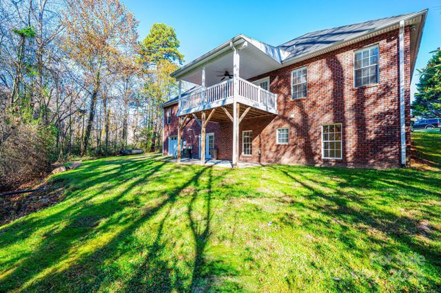 1436 20th Avenue Place NE, Hickory, NC 28601