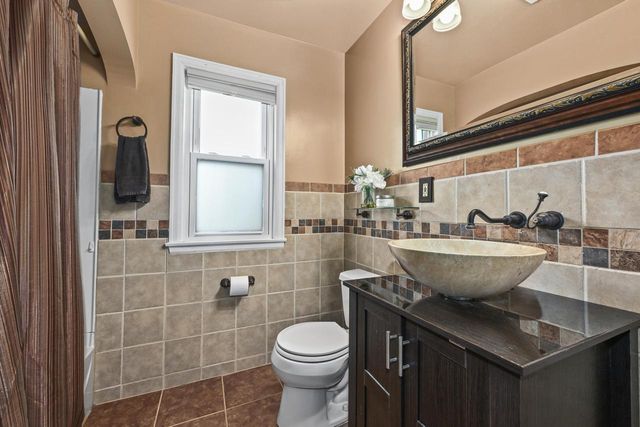 1629 Minnesota AVENUE, South Milwaukee, WI 53172