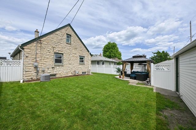 1629 Minnesota AVENUE, South Milwaukee, WI 53172