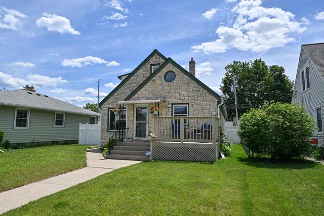 1629 Minnesota AVENUE, South Milwaukee, WI 53172