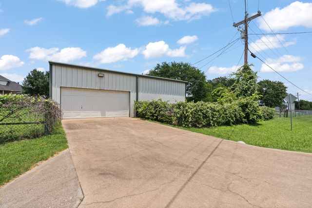 360 Markedstone Road, Burleson, TX 76028