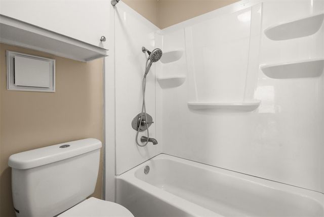 15534 Zabolio Drive 130, Webster, TX 77598