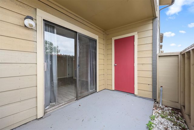 15534 Zabolio Drive 130, Webster, TX 77598
