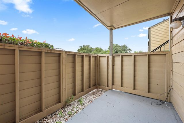 15534 Zabolio Drive 130, Webster, TX 77598