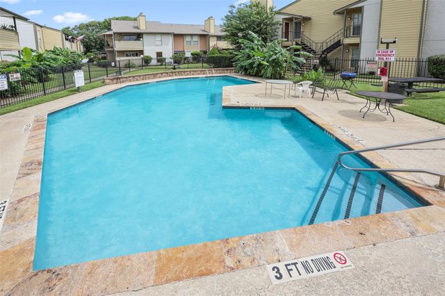 15534 Zabolio Drive 130, Webster, TX 77598