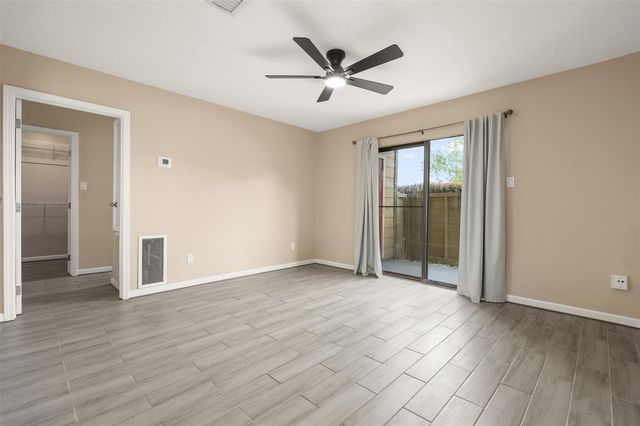 15534 Zabolio Drive 130, Webster, TX 77598
