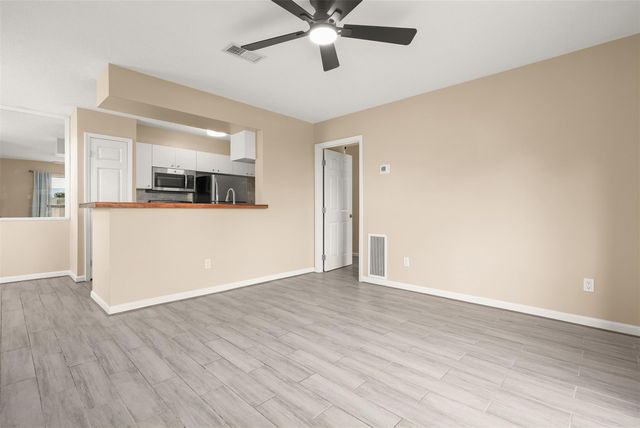 15534 Zabolio Drive 130, Webster, TX 77598