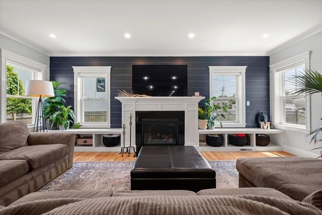 99 Crafts Street 99, Newton, MA 02458