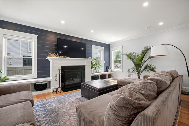 99 Crafts Street 99, Newton, MA 02458