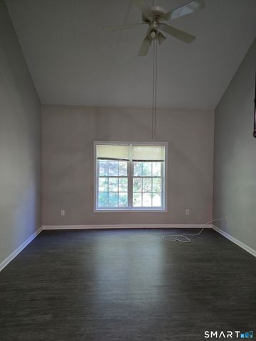 680 Boston Post Road 31, Milford, CT 06460
