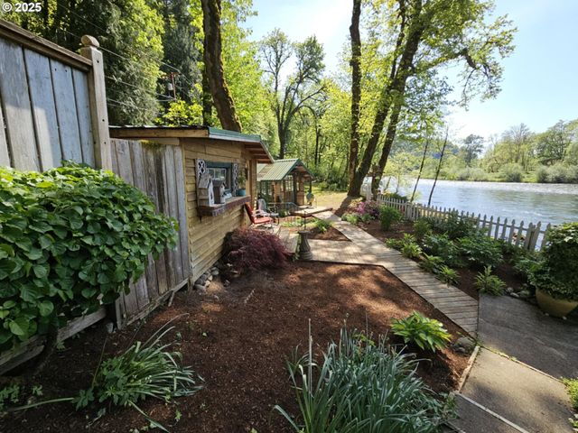 41485 DEERHORN Rd, Springfield, OR 97478
