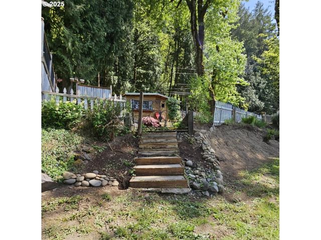 41485 DEERHORN Rd, Springfield, OR 97478