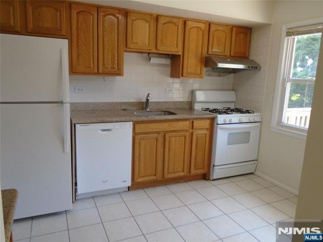 9 N Lyle, Tenafly, NJ 07670