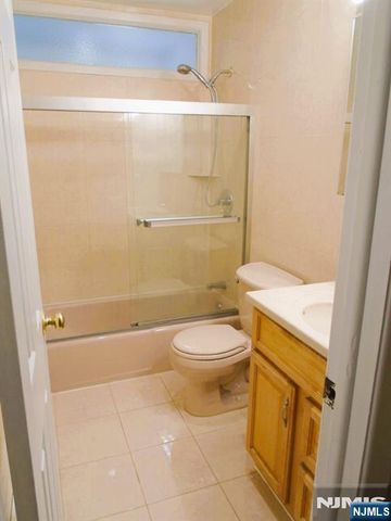 9 N Lyle, Tenafly, NJ 07670
