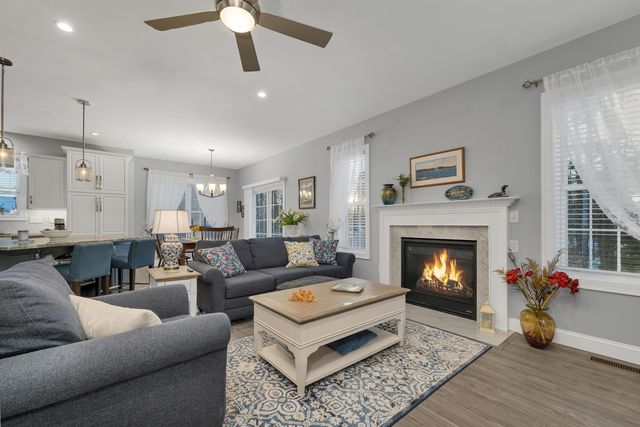 4 Mulberry Court, Wolfeboro, NH 03894