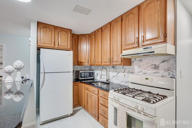 36 Aylin Street, Metuchen, NJ 08840