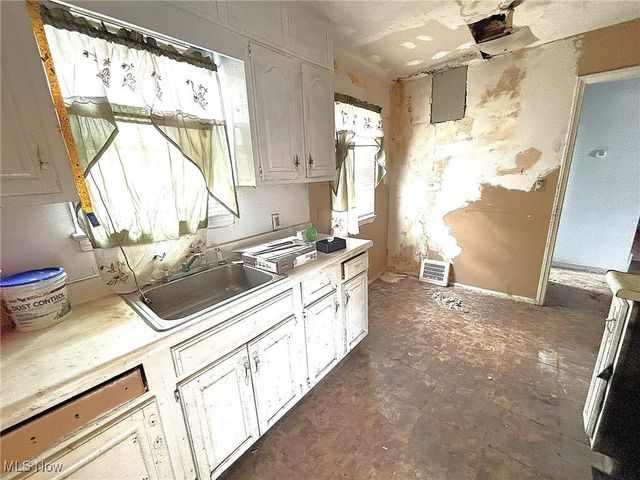 16814 Wayne Drive, Cleveland, OH 44108