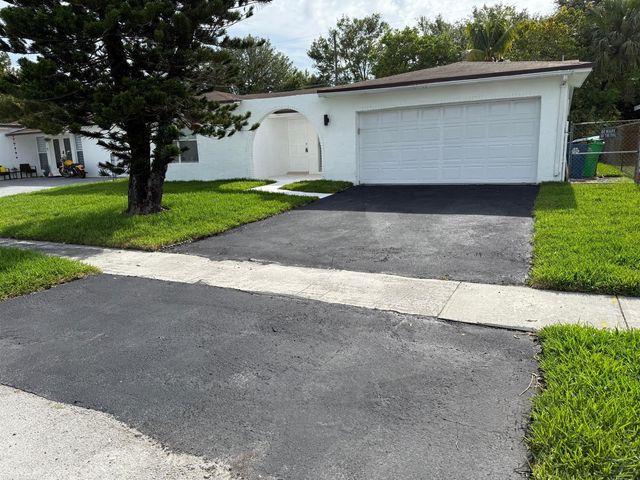 1991 NW 98th Avenue, Sunrise, FL 33322