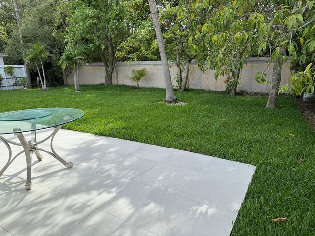 1991 NW 98th Avenue, Sunrise, FL 33322