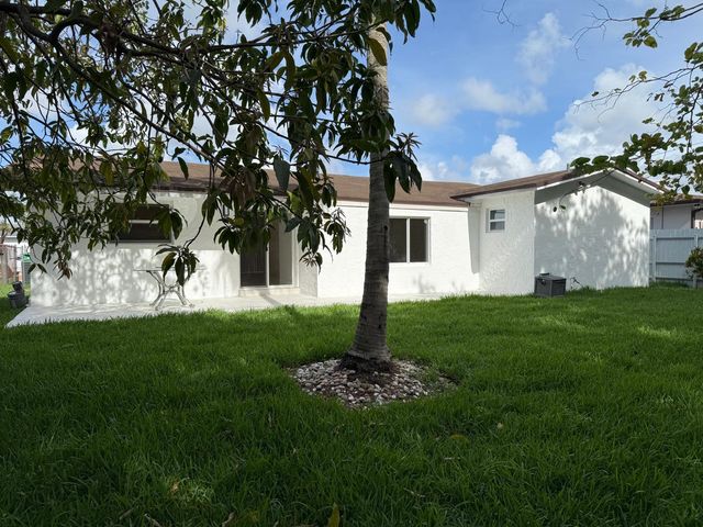 1991 NW 98th Avenue, Sunrise, FL 33322