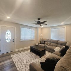 3531 Rawson AVENUE, Franklin, WI 53132