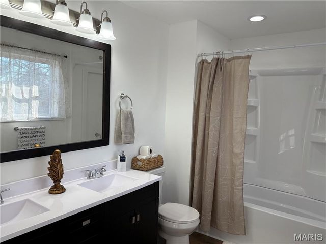 2304 Lee Street, Poplar Bluff, MO 63901