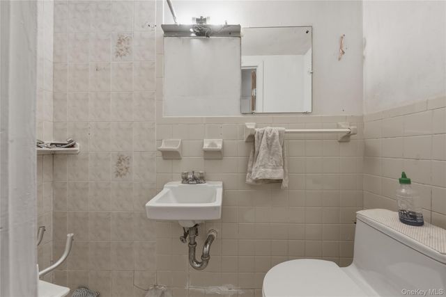 25552 148th Drive, Rosedale, NY 11422