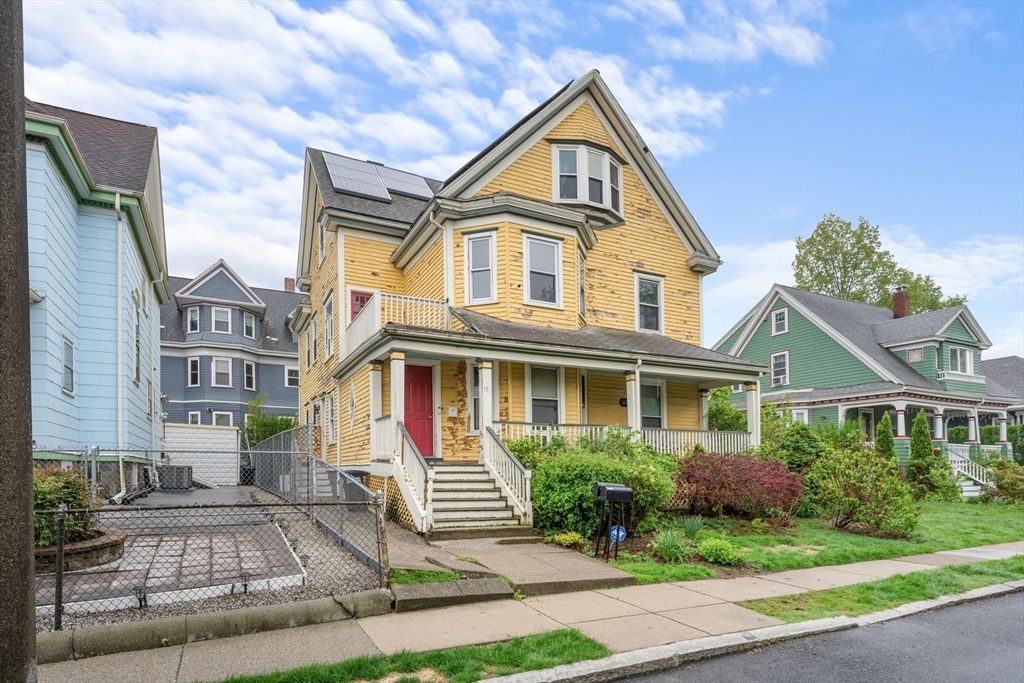 15 Centervale Park, Boston, MA 02124