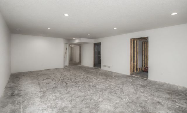 305 Springer Court, Madrid, IA 50156