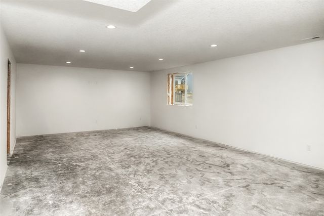 305 Springer Court, Madrid, IA 50156