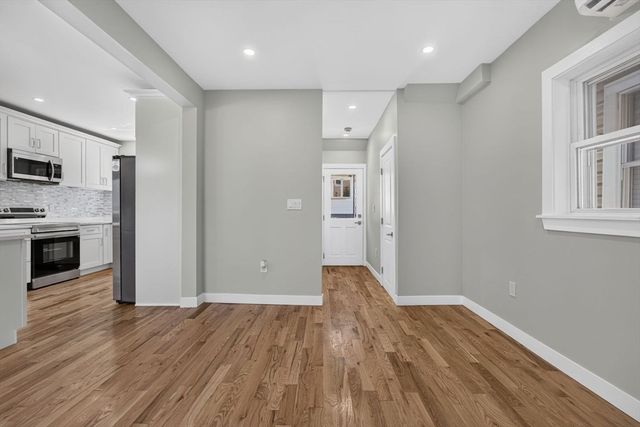 31 Wordsworth St, Boston, MA 02128