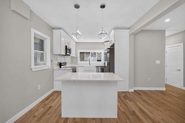 31 Wordsworth St, Boston, MA 02128