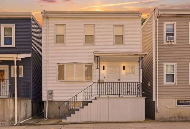 31 Wordsworth St, Boston, MA 02128
