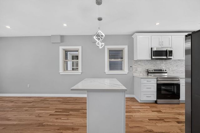 31 Wordsworth St, Boston, MA 02128