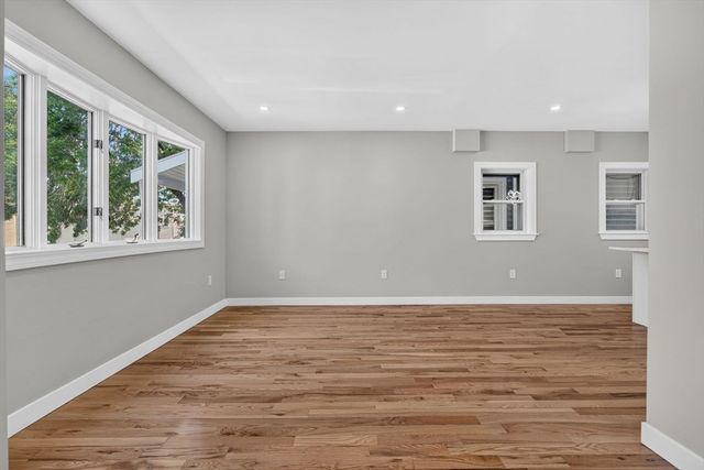 31 Wordsworth St, Boston, MA 02128