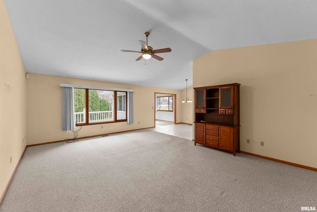 2009 VILLA PINES Circle, Carbon Cliff, IL 61239