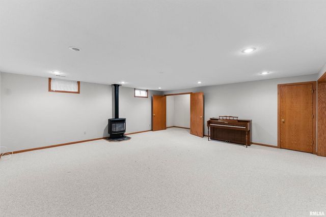 2009 VILLA PINES Circle, Carbon Cliff, IL 61239