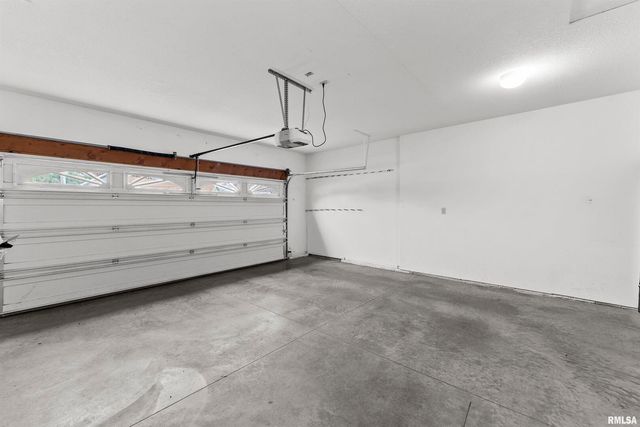 2009 VILLA PINES Circle, Carbon Cliff, IL 61239