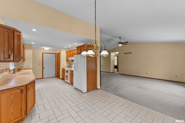 2009 VILLA PINES Circle, Carbon Cliff, IL 61239