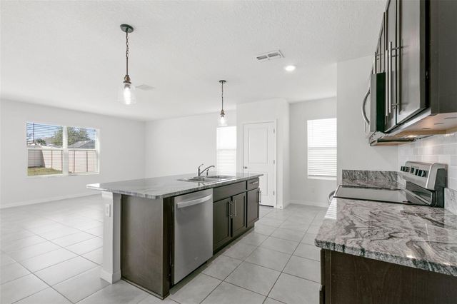 5495 WARRINGTON TOWN PATH, Wesley Chapel, FL 33545