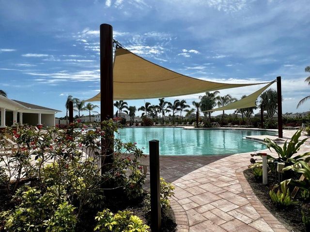 5495 WARRINGTON TOWN PATH, Wesley Chapel, FL 33545