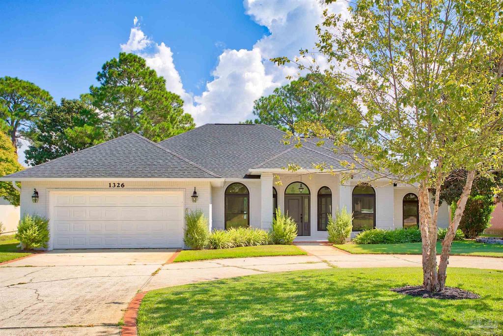 1326 Tour Dr, Gulf Breeze, FL 32563