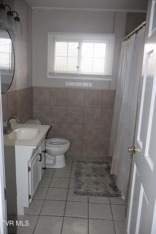 1207 Woodside Drive, Johnson City, TN 37604