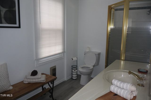 1207 Woodside Drive, Johnson City, TN 37604