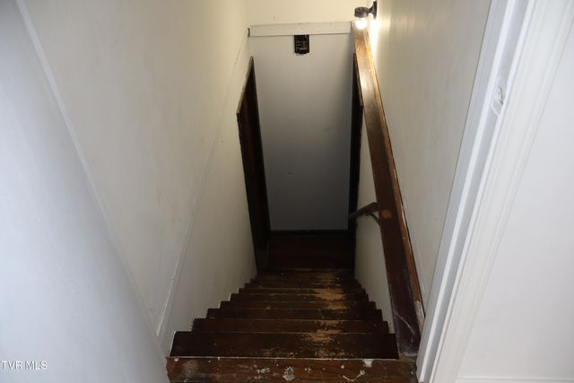 1207 Woodside Drive, Johnson City, TN 37604