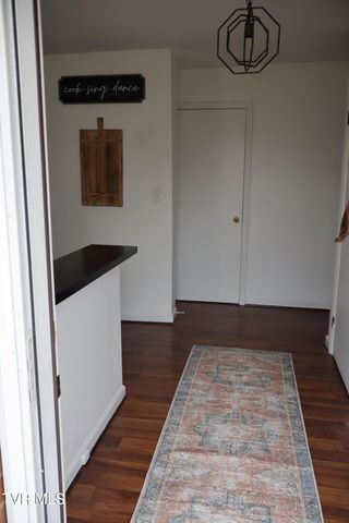 1207 Woodside Drive, Johnson City, TN 37604