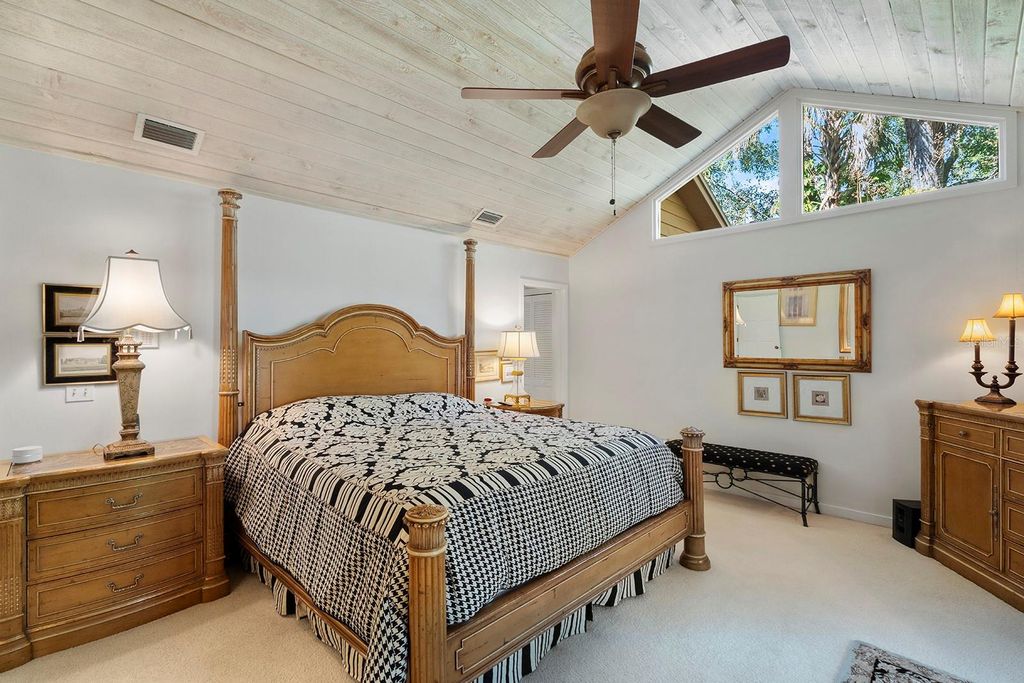 Image 15 of property listing at 1611 TALISIA COURT, Longwood, FL 32779