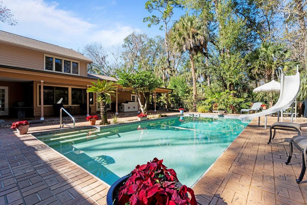 Image 16 of property listing at 1611 TALISIA COURT, Longwood, FL 32779